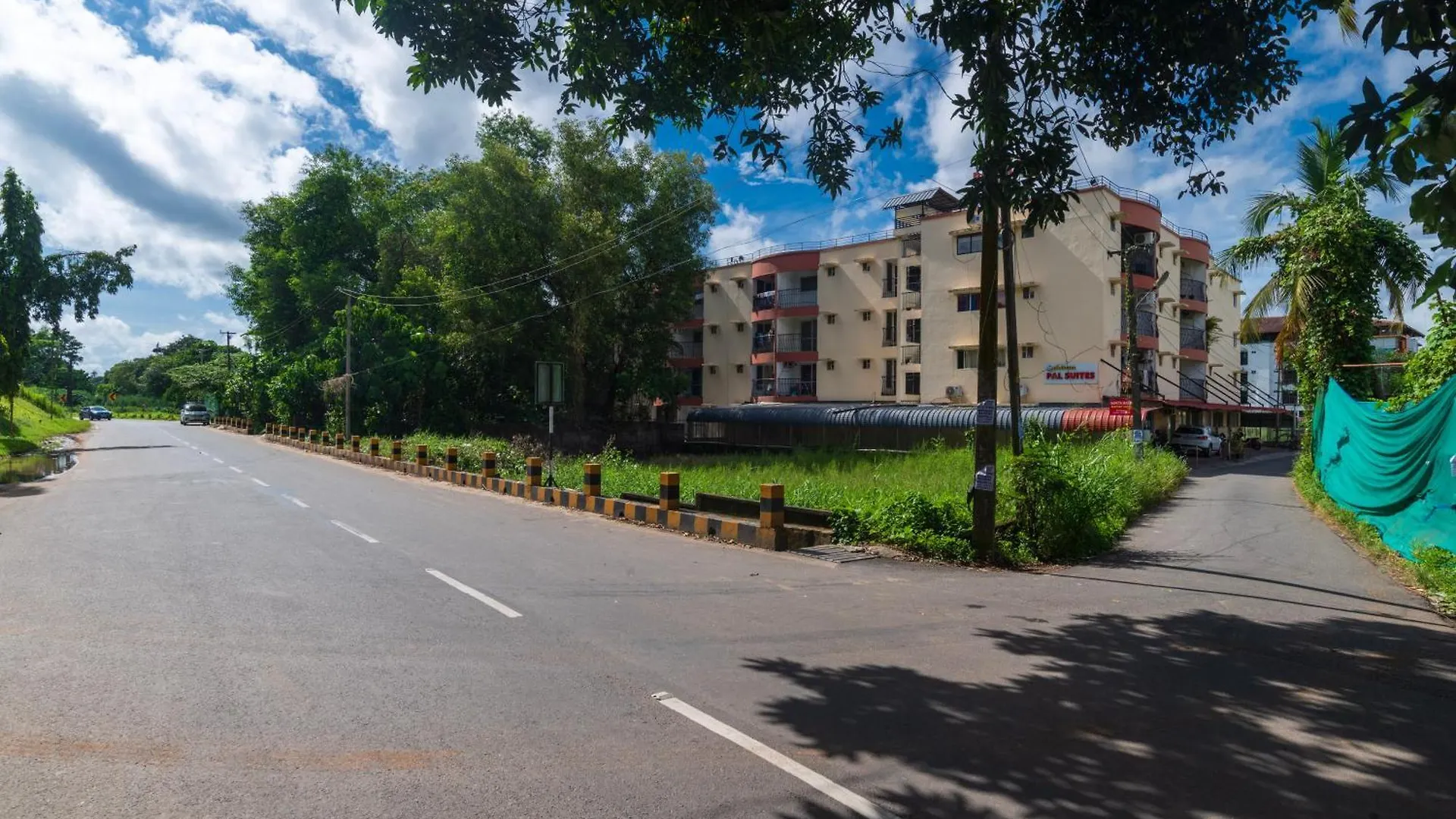 Sancta Maria Lounge -Cochin Airport Daire Nedumbassery